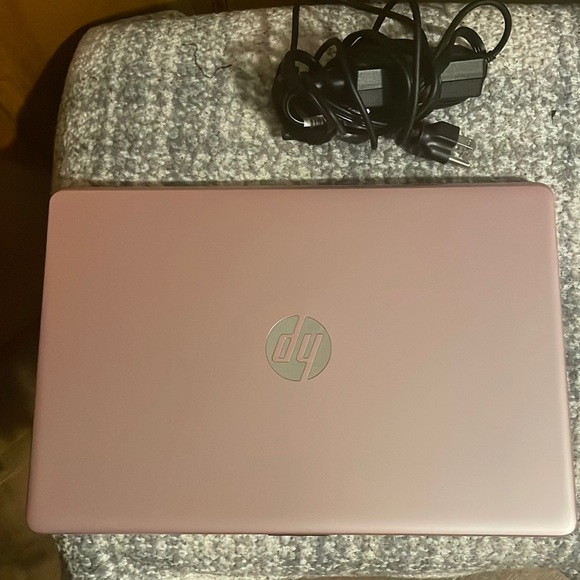 brand new never used only set it up. No box but comes with charger.